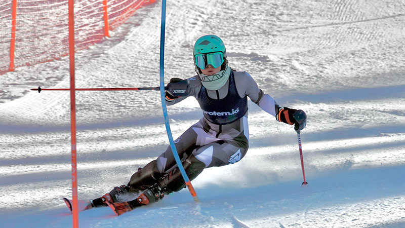 Alpine ski racing